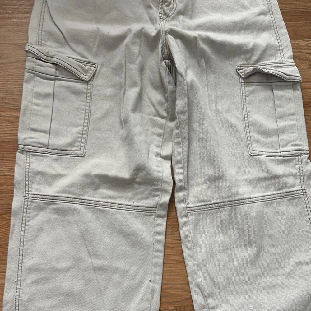 Women’s Gray Cargo Pants‎